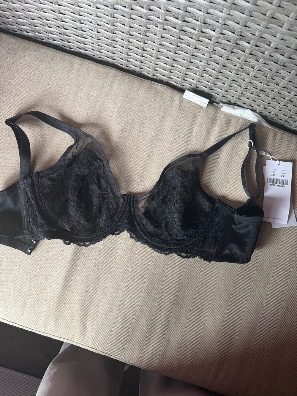 Sheer Lace Underwire Bra - Black